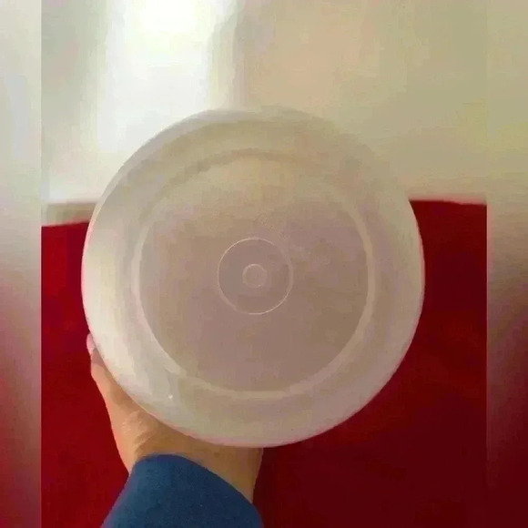 VTG TUPPERWARE 7X5.5 REPLACEMENT WHITE BOWL - Picture 4 of 4